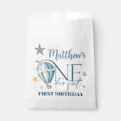 Bär in einem Ballon Weißbuch Gefallen Taschen Geschenktütchen (Vorderseite)