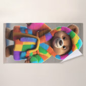 Bär in einem bunten Gewand Badehandtuch (Badehandtuch)