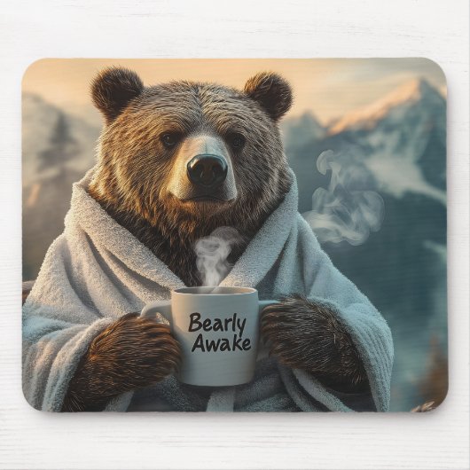 Bär in Robe mit Kaffeetasse Mousepad (Vorne)