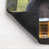 Bär mit Bier-Tasse Mousepad (Ecke)