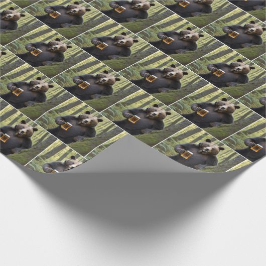 Bär mit Birthday Beer Geschenkpapier (Ecke)