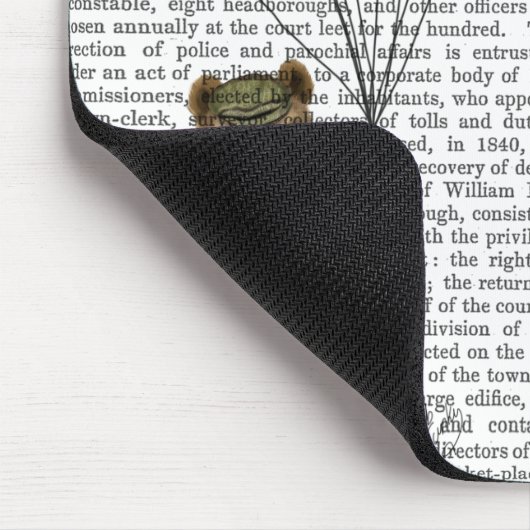 Bär mit Buchschmetterlingen Mousepad (Ecke)