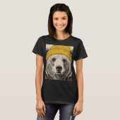 Bär mit gelber Mütze rustikales Waldtier T-Shirt (Vorne ganz)