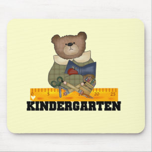Bär mit Machthaber-Kindergarten-T-Shirts und Mousepad