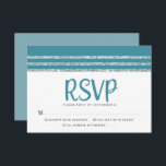 Bar Mitzvah Aquamarin Silver Tallit Script Modern  RSVP Karte<br><div class="desc">Seien Sie stolz, freuen Sie sich und feiern Sie diesen Meilenstein Ihres Lieblings-Bar Mitzvah mit dieser coolen, einzigartigen, modernen, personalisierten UAWG Insert-Karte für Ihre Veranstaltung! Die aquamarine Schrift-Typografie, Star of David und ein staubiger aquamariner, blau-grün und silberfarbener Glitzer gestreift tallit inspirierte Grafik-Overlay bilden einen einfachen, weißen Hintergrund. Personalisieren Sie den...</div>