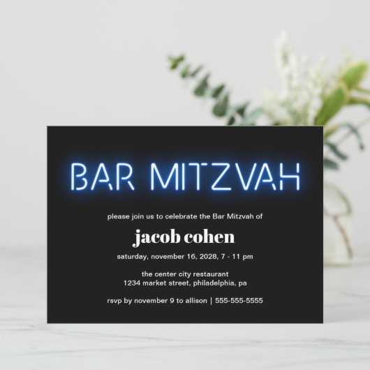 Bar Mitzvah Blue Neon Lights Einladung (Stehend Vorderseite)