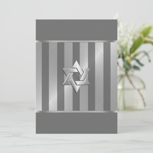 Bar Mitzvah Gray und Silver Stripe Star von David Einladung (Stehend Vorderseite)