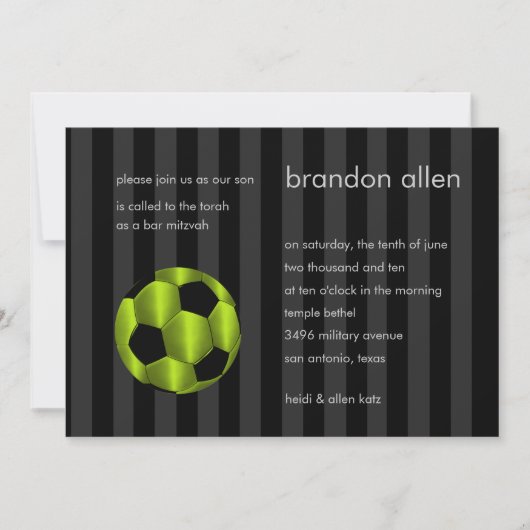 Bar Mitzvah Lime Green und Black Soccer Ball Einladung (Vorderseite)
