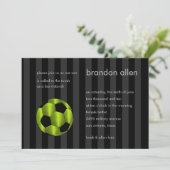 Bar Mitzvah Lime Green und Black Soccer Ball Einladung (Stehend Vorderseite)