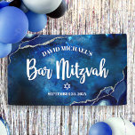 Bar Mitzvah Modern Blue Agate Watercolor Script Banner<br><div class="desc">Seien Sie stolz, freuen Sie sich und präsentieren Sie diesen Meilenstein Ihres Lieblings-Bar Mitzvah! Hänge diesen coolen, einzigartigen, modernen, personalisierten Banner auf, um seinen besonderen Tag zu ergänzen. Die Typografie der weißen Schrift und der Stern von David überlagern einen tiefblauen, galaxischen Aquarellhintergrund mit marineblau akzentuiert mit Imitaten silbernen Venen. Personalisieren...</div>