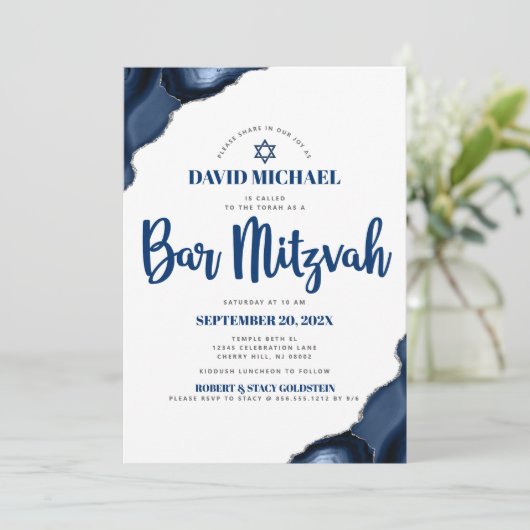 Bar Mitzvah Modern Simple Navy Blue Agate Script Einladung (Stehend Vorderseite)