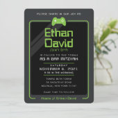 BAR MITZVAH Moderner Gamer Kontrolle schwarz grün  Einladung (Stehend Vorderseite)