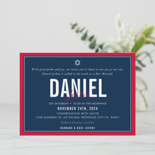 BAR MITZVAH Moderner Sportjunge fett rot-blau Einladung (Stehend Vorderseite)