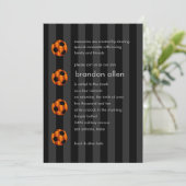 Bar Mitzvah Orange und Black Soccer Ball Einladung (Stehend Vorderseite)