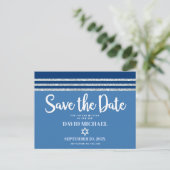 Bar Mitzvah Rettete Date Blue Silver Tallit Script Einladungspostkarte (Stehend Vorderseite)
