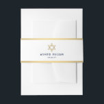 Bar Mitzvah Star der David White Navy Gold Moderne Einladungsbanderole<br><div class="desc">Ergänzt werden die eleganten Bar mitzvah-Einladungen in Marineblau, Weiß und Gold durch stilvolle, kundenspezifische Bauchbands. Name und Datum auf dieser Vorlage sind einfach zu personalisieren oder zu löschen. Das moderne minimalistische Design besticht durch stilvolle Kunst Deko inspiriert Vintage Typografie und Imitate goldenen Folienstreifen und Star of David. Bitte beachten Sie,...</div>