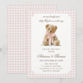 Bär Rosa Gingham Mädchen Baby Shower Einladung (Vorne/Hinten)