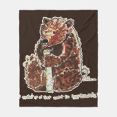 Bär überlegt Winterschlaf Fleecedecke (Vorderseite)