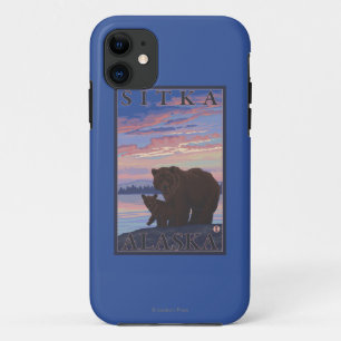Bär und CUB - Sitka, Alaska iPhone 11 Hülle