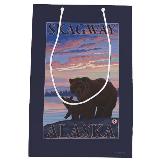 Bär und CUB - Skagway, Alaska Mittlere Geschenktüte (Rückseite)