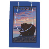 Bär und CUB - Wrangell, Alaska Mittlere Geschenktüte (Rückseite)