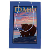 Bär und CubIdahoVintage Reise-Plakat Mittlere Geschenktüte (Rückseite)