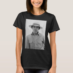 Barack Obama Retro Vintager junger Obama raucht in T-Shirt