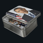 Barack Obama US-Präsident Weißes Haus Portrait Puzzle<br><div class="desc">Barack Obama diente als 44. Präsident des United Staaten First Portrait. Seine Geschichte ist die amerikanische Geschichte; Werte aus dem Kernland, die Erziehung der Mittelschicht in einer starken Familie, harte Arbeit und Bildung als Mittel, voran zu kommen, und die Überzeugung, dass ein so gesegnetes Leben im Dienste anderer leben sollte....</div>