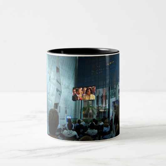 Barack Obamas Einweihung, wie in Australien Zweifarbige Tasse (Mittel)
