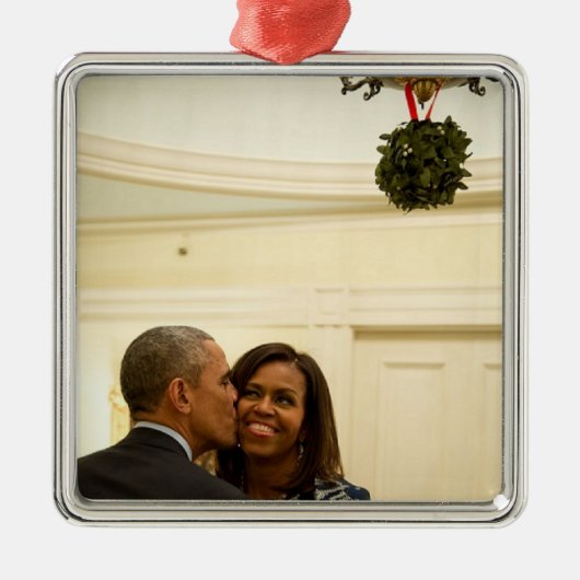 Barack und Michelle Mistletoe - Sq. Keramik-Orname Silbernes Ornament (Vorne)