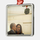 Barack und Michelle Mistletoe - Sq. Keramik-Orname Silbernes Ornament (Links)