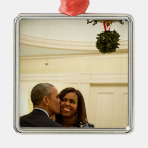 Barack und Michelle Mistletoe - Sq.Ornament Silbernes Ornament