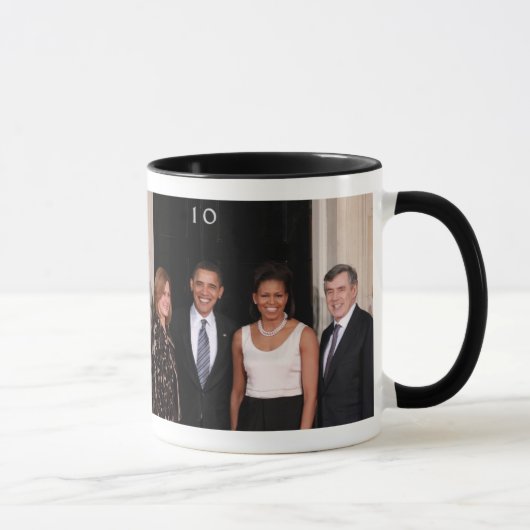 BARACK UND MICHELLE OBAMA BEI 10 DOWNING STREET TASSE (Rechts)