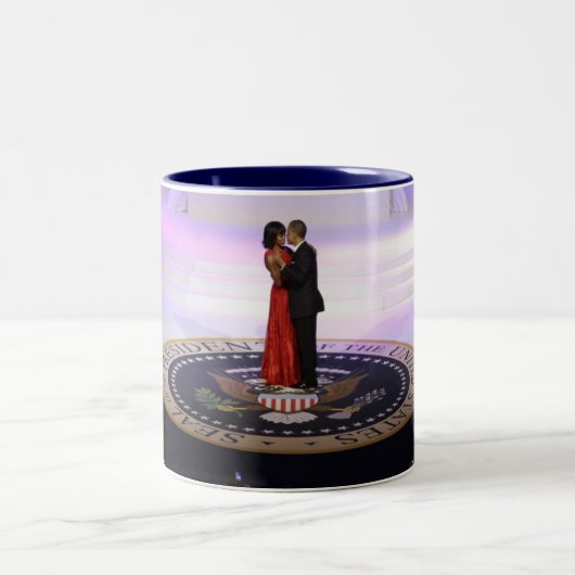 Barack und Michelle Obama Zweifarbige Tasse (Mittel)