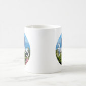 "Barbados Est. 1966" Ost-Küstenansicht mit Flagge Kaffeetasse (Mittel)