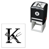 Barbecue Utensils über Single Bold Initial Monogrm Permastempel (Beispiel)