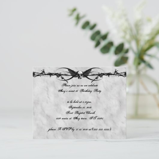 Barbed Wire Winged Skull Cyber erhalten Einladunge Einladung (Stehend Vorderseite)