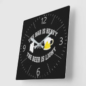 Barbell vs Bier Quadratische Wanduhr (Winkel)