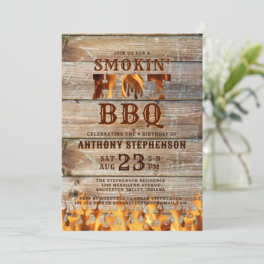 Barbeque Birthday Wood Smokin Heiße GRILLEN Einladung (Stehend Vorderseite)