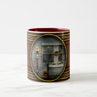 Barber - Belvidere, NJ - Ein Familiensalon Zweifarbige Tasse