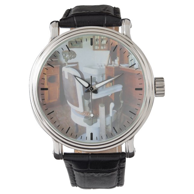 Barber Chair Armbanduhr (Vorderseite)