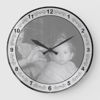 Barber - Erster Haarschnitt.jpg Große Wanduhr