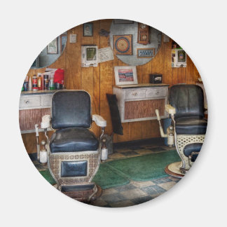 Barber - Frankreich, NJ - Zwei alte Friseurstühle Magnet
