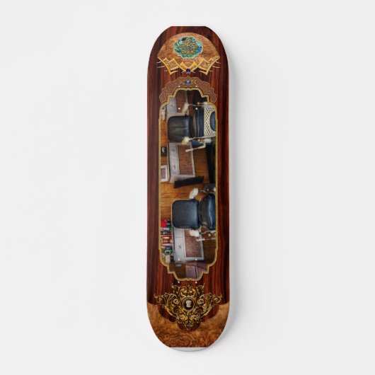 Barber - Frankreich, NJ - Zwei alte Friseurstühle Skateboard (Vorne)