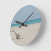 Barbuda Driftwood Beach Runde Wanduhr (Winkel)