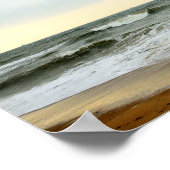 Barcos y oleaje desde la orilla de la playa poster (Ecke)