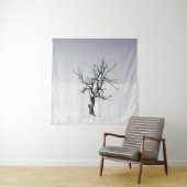 BARE TREE IN THE MIDDLE OF SNOW WANDTEPPICH (Beispiel)