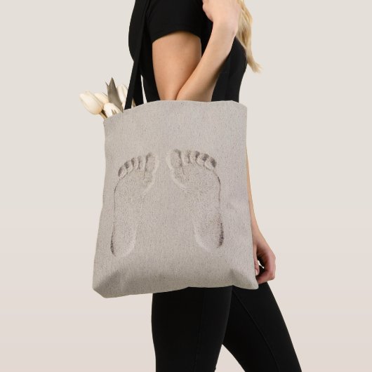Barefoot Footprints in Sand Tasche (Von Nahem)