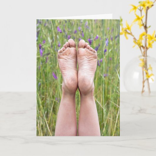 Barefoot in Wildblumen zum Geburtstag Karte (Gelbe Blume)