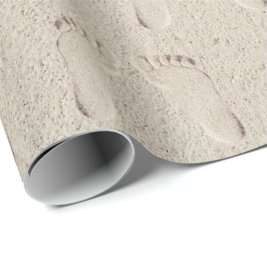 Barefoot Prints in Beach Sand Geschenkpapier (Rolleneckpunkt)